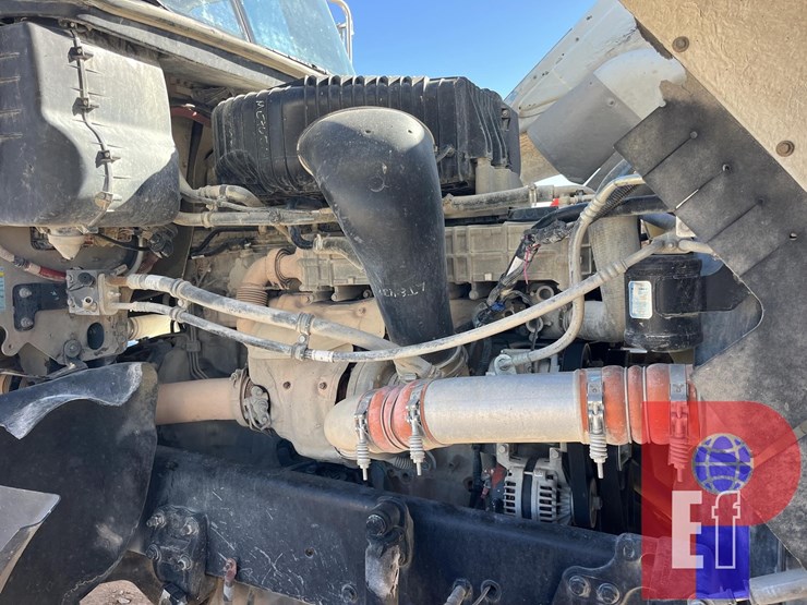 2020-freightliner-coronado-122-sd-image-7