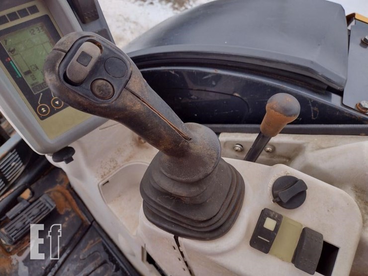 2016-deere-35g-image-8