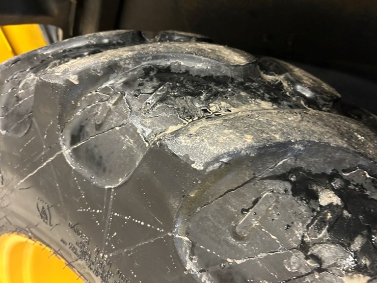 2021-deere-310sl-hl-image-79