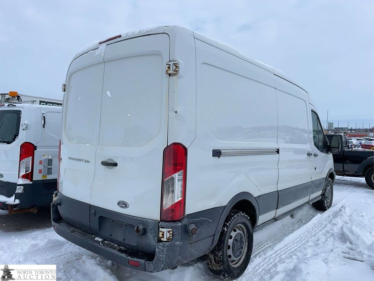 2016-ford-transit-image-46