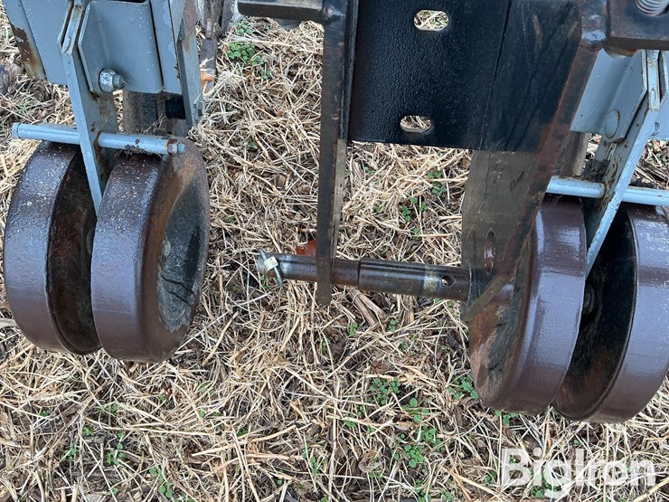 hiniker-6-row-3-pt-30”-cultivator-image-12