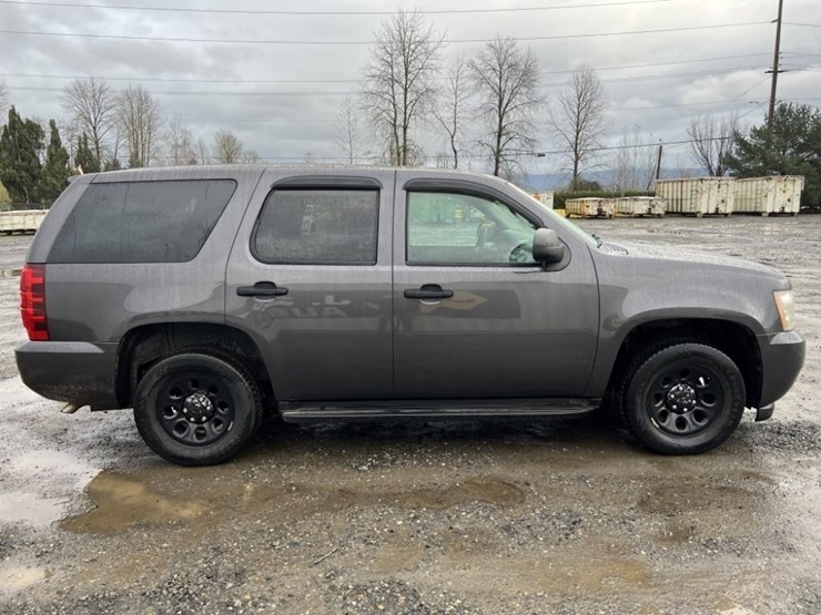 2011-chevrolet-tahoe-image-3