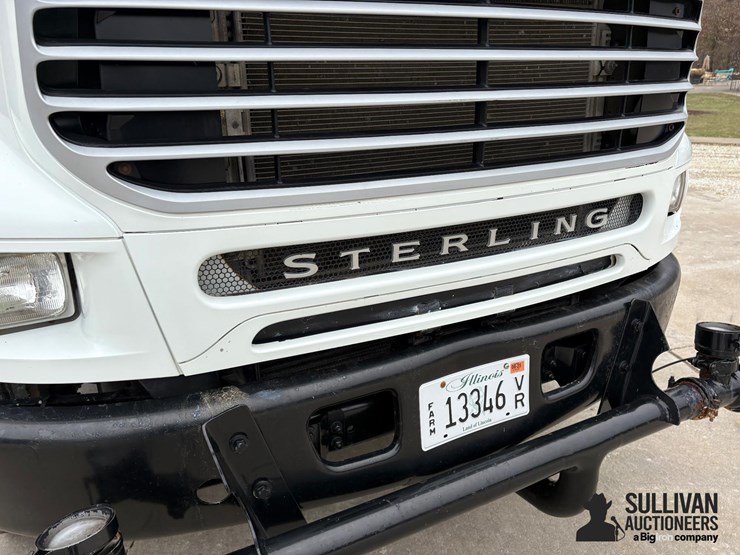 2009-sterling-l9500-image-17