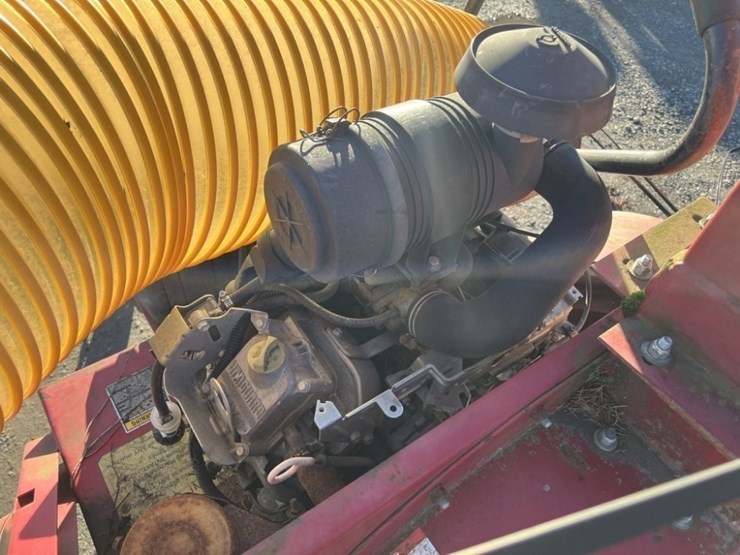 2012-giant-vac-tl29202bvg-towable-leaf-vacuum-image-13