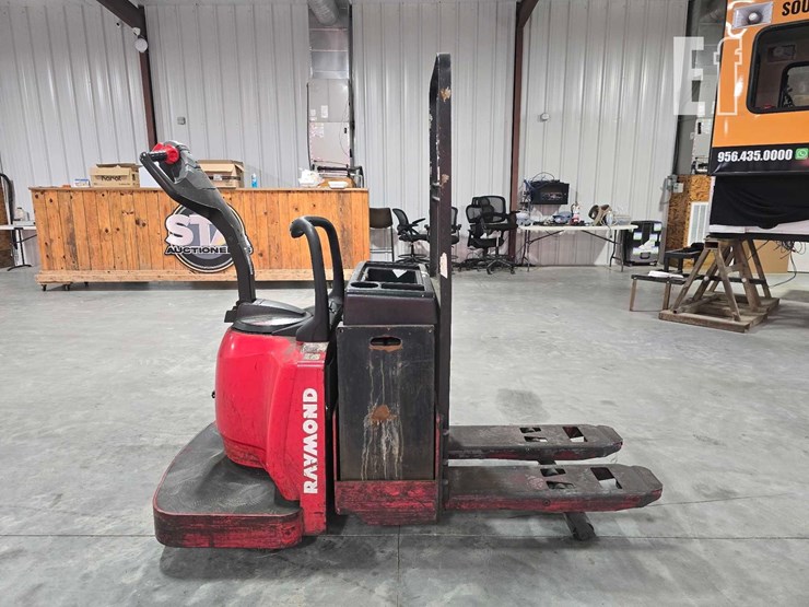 raymond-8400-image-6