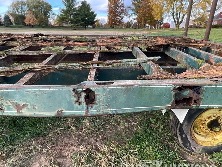 hay-rack-on-john-deere-running-gear-image-20