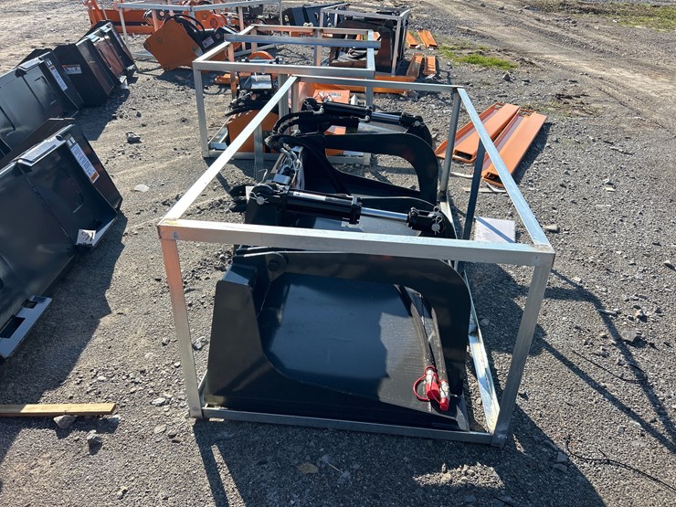 #17-•-72”-skid-steer-grapple-bucket-image-2