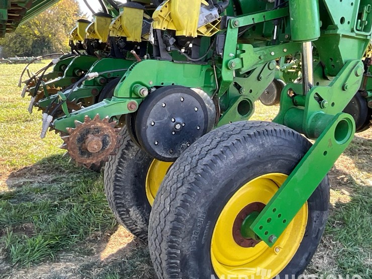 john-deere-1790-image-38