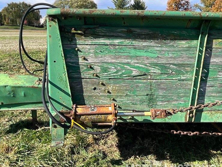 john-deere-manure-spreader-image-16