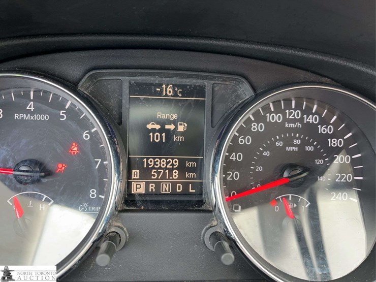 2013-nissan-rogue-image-19