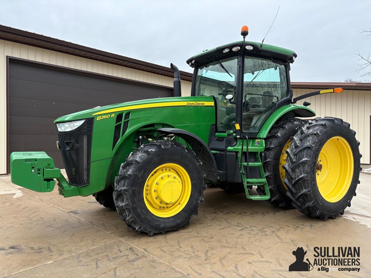 2011-john-deere-8260r-image-1