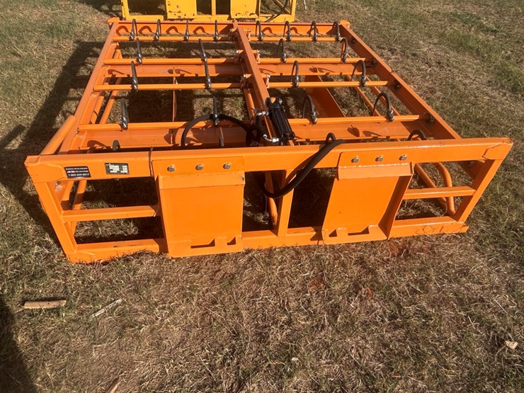 #32-•-2024-land-honor-hay-grapple-image-1