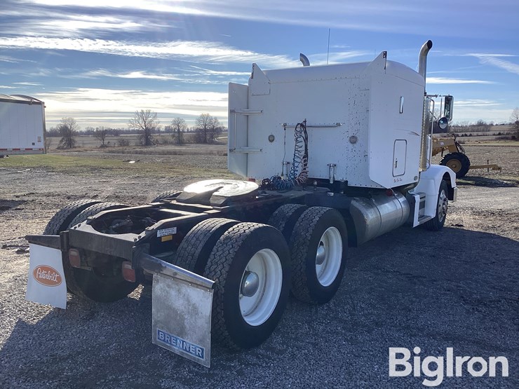 1995-peterbilt-377-image-5