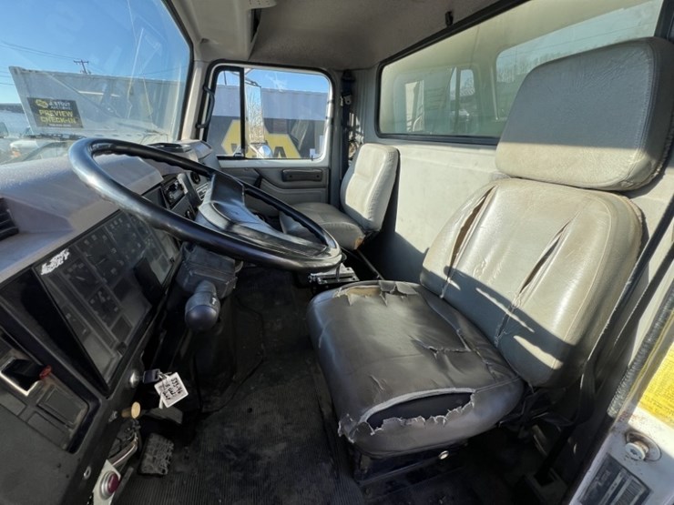 1996-international-4700-image-26