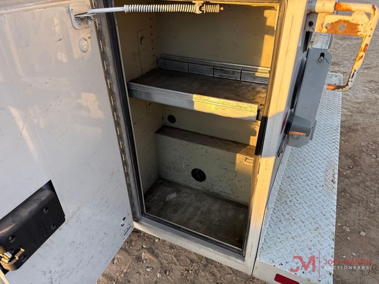 2016-ford-f250-xl-image-10