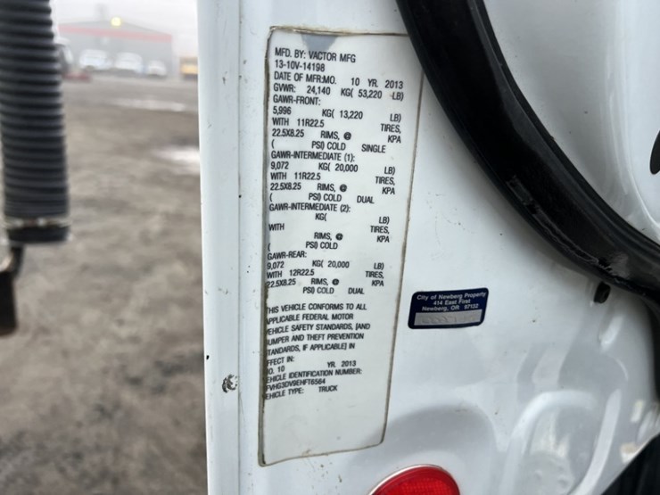 2014-vactor-2100-image-38