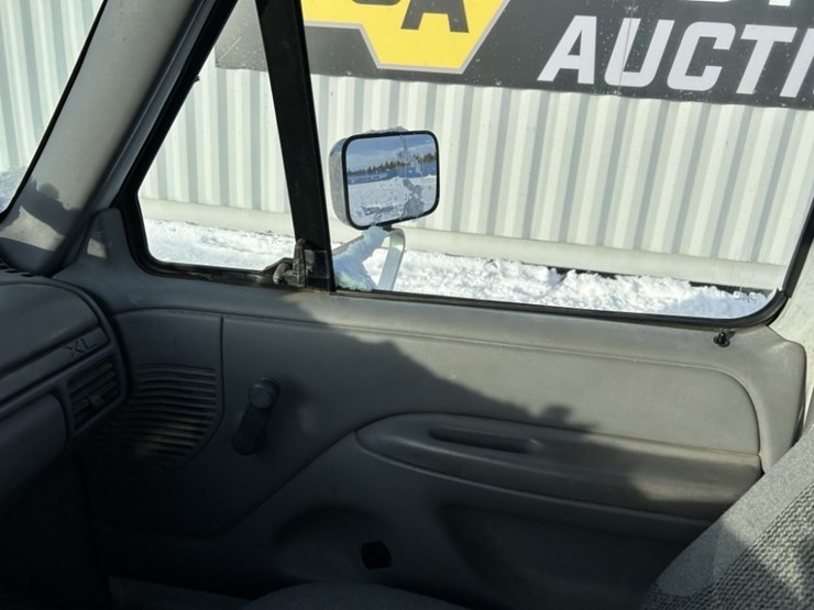 1995-ford-f150-image-18