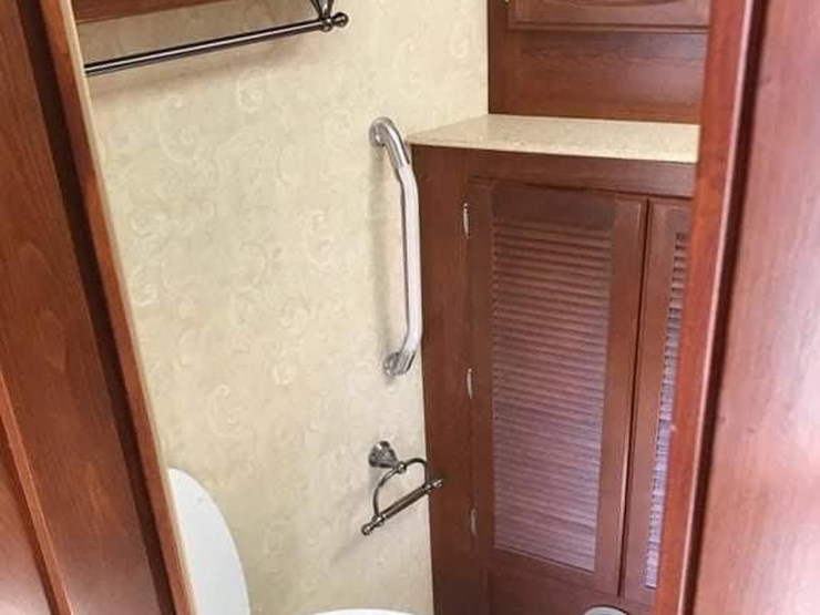 2008-2008-fleetwood-40'-diesel-pusher-motorhome-32777-image-10