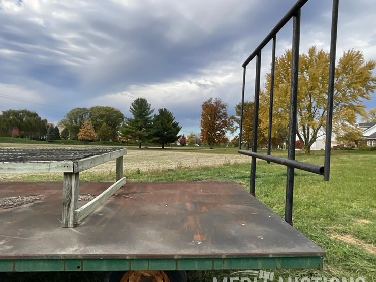 20ft.-hay-rack-with-steel-deck-image-20