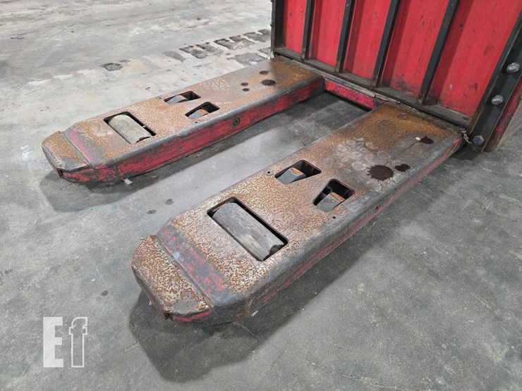 raymond-8400-image-9