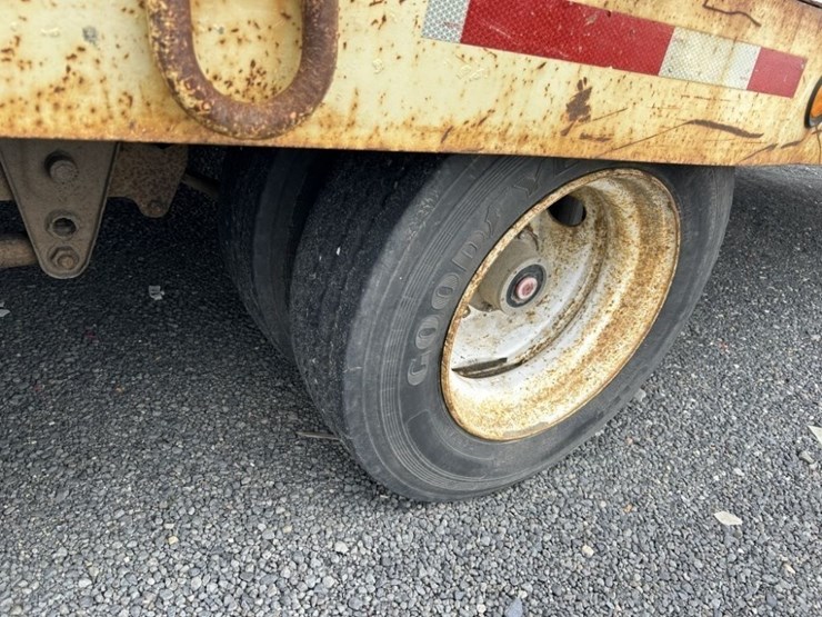 1993-interstate-24'-t/a-equipment-trailer-image-13