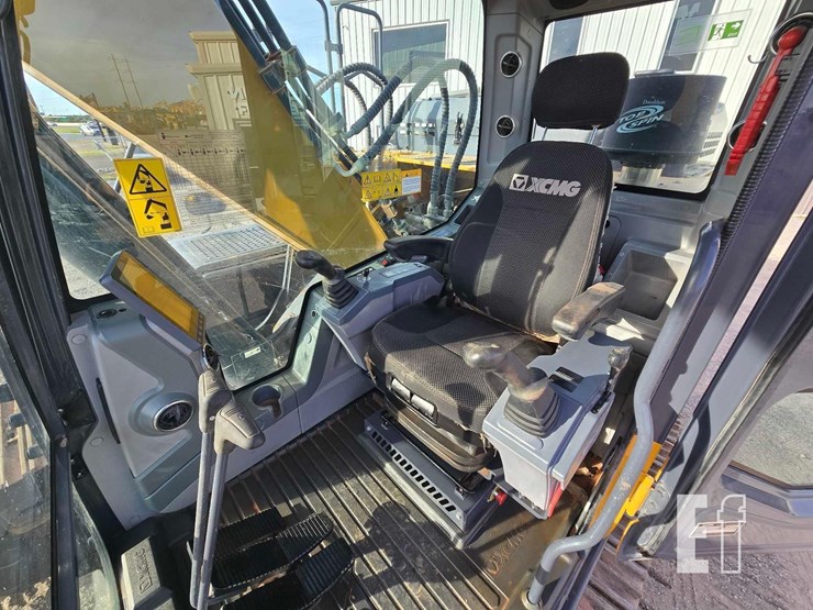 2022-xcmg-xe210u-image-11