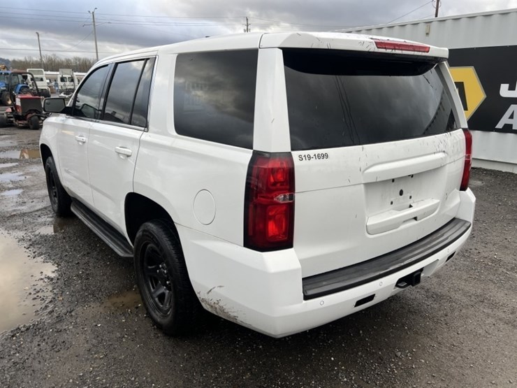 2016-chevrolet-tahoe-image-6