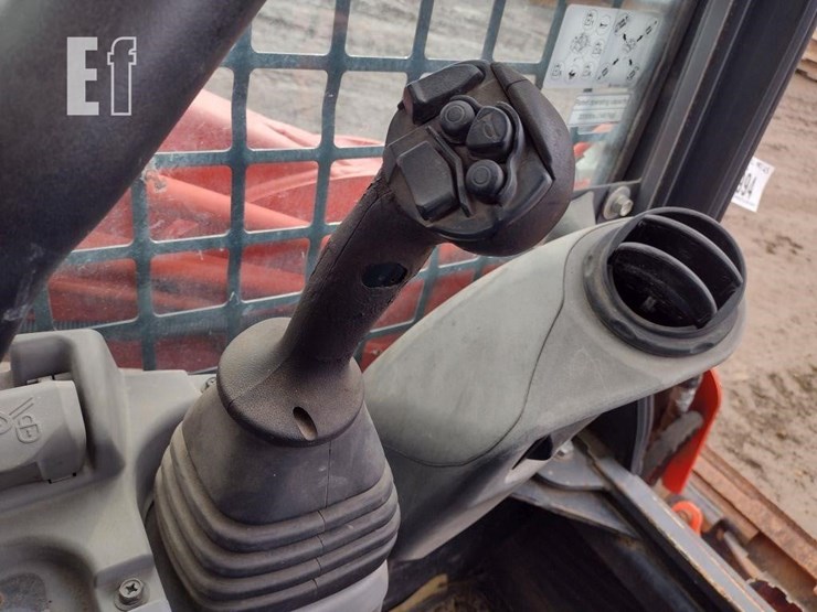 2019-kubota-svl95-2s-image-10