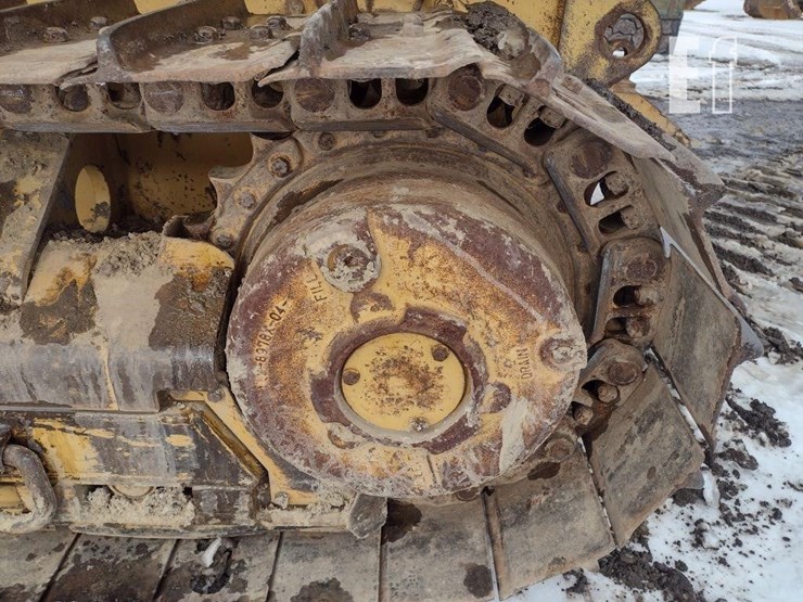 2005-caterpillar-d4g-xl-image-24