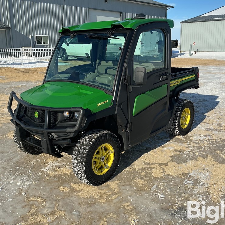 2023 JOHN DEERE GATOR