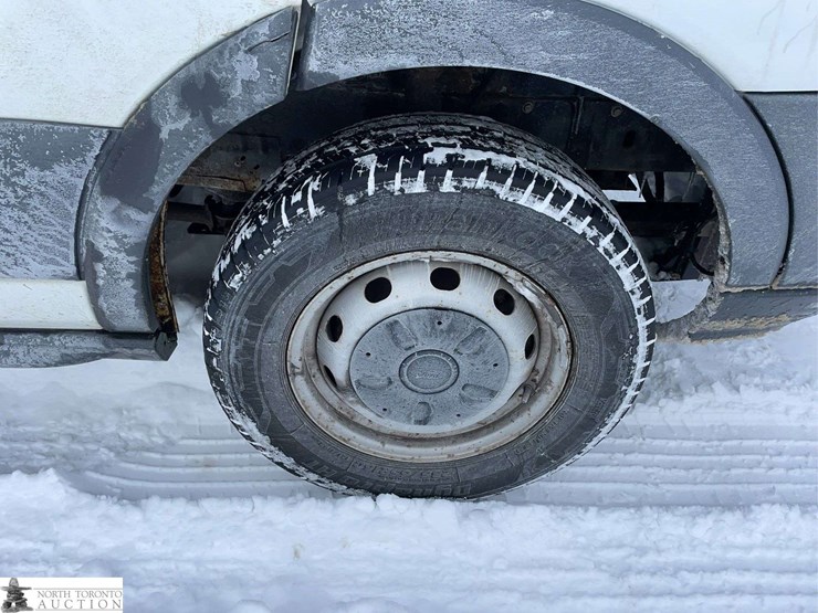 2016-ford-transit-image-64