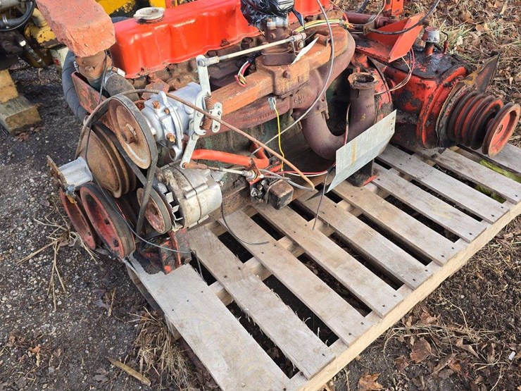 chevrolet-292-motor-with-transmission,-uni-701-image-1