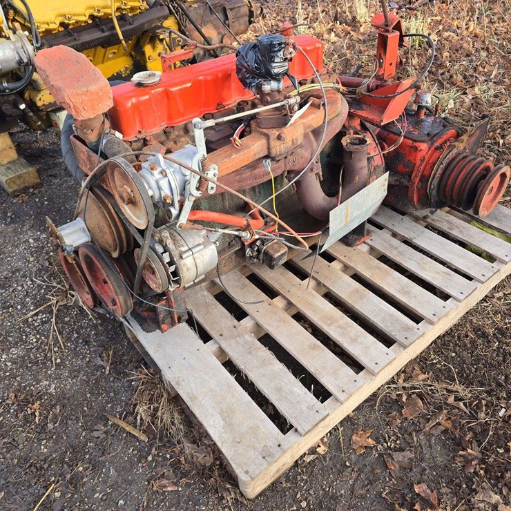 Chevrolet 292 motor with transmission, uni 701