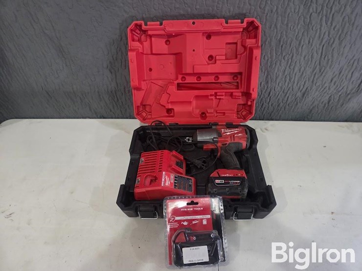 milwaukee-3/4"-square-ring-impact-wrench-image-2