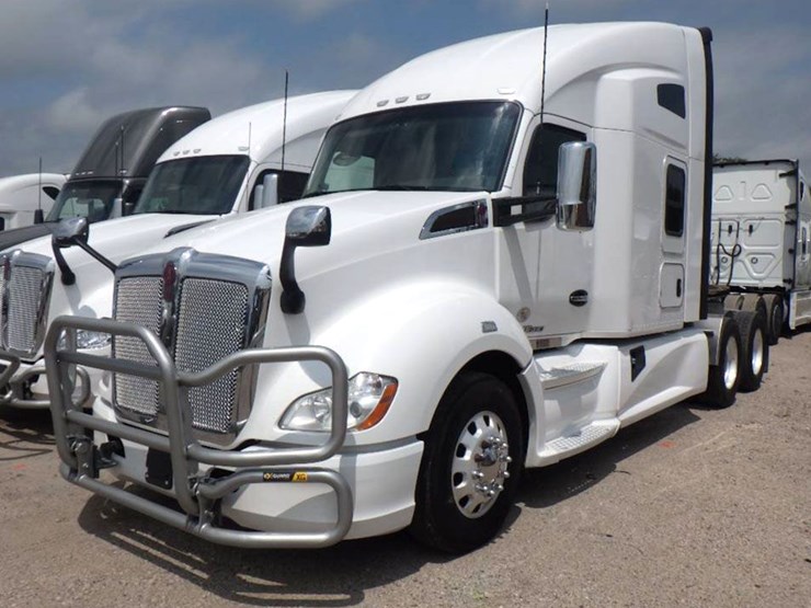 2021-kenworth-t680-image-1