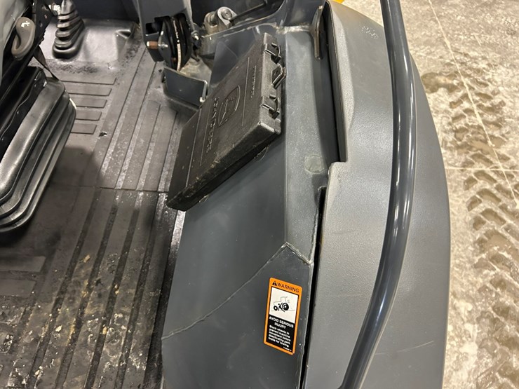 2021-deere-310sl-hl-image-54