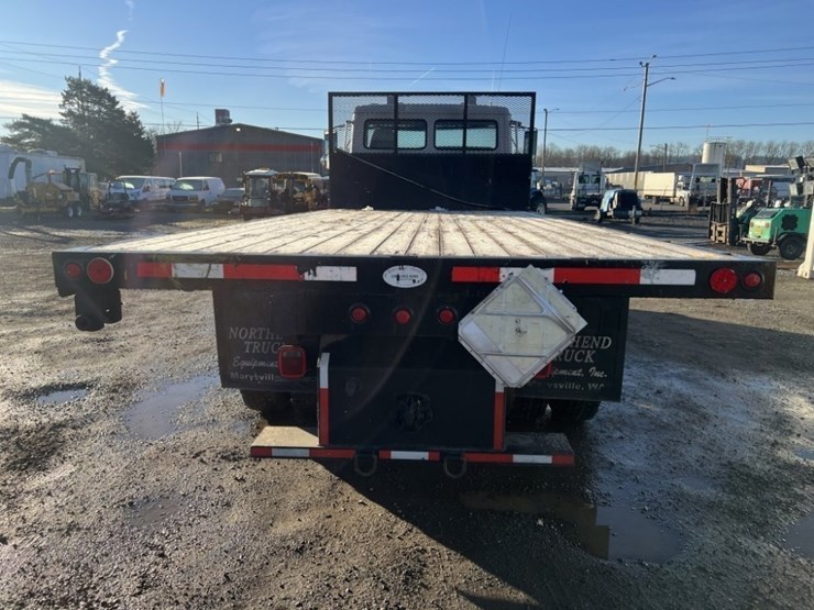 2002-freightliner-fl80-image-5