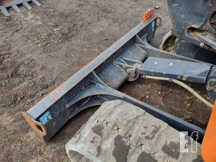 2022-deere-26g-image-22