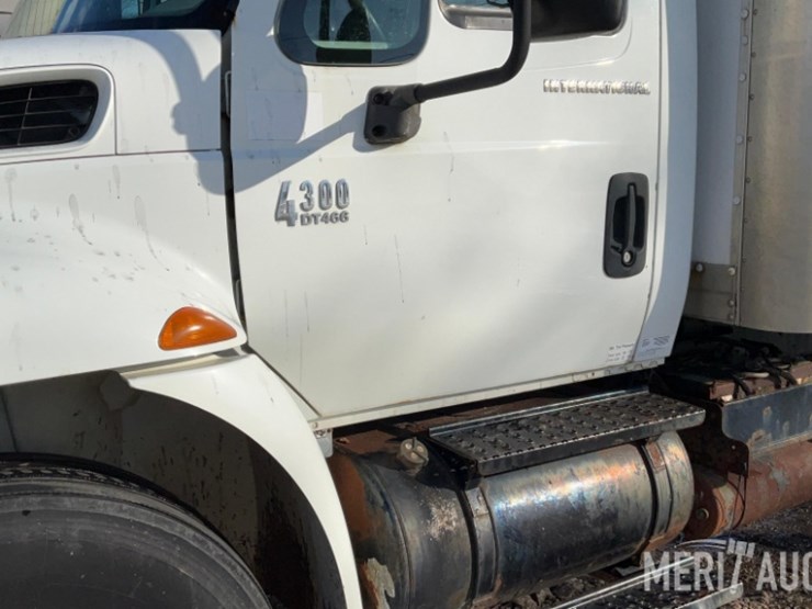 2007-international-durastar-4300-image-13