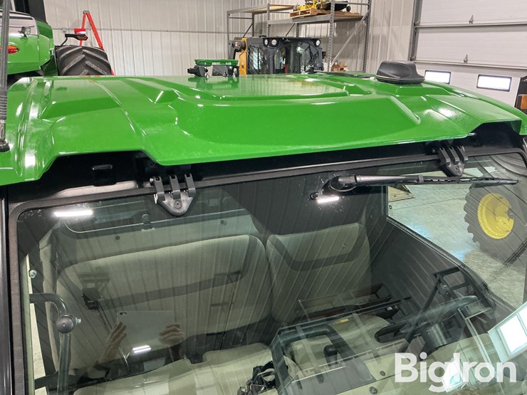 2023-john-deere-gator-image-11