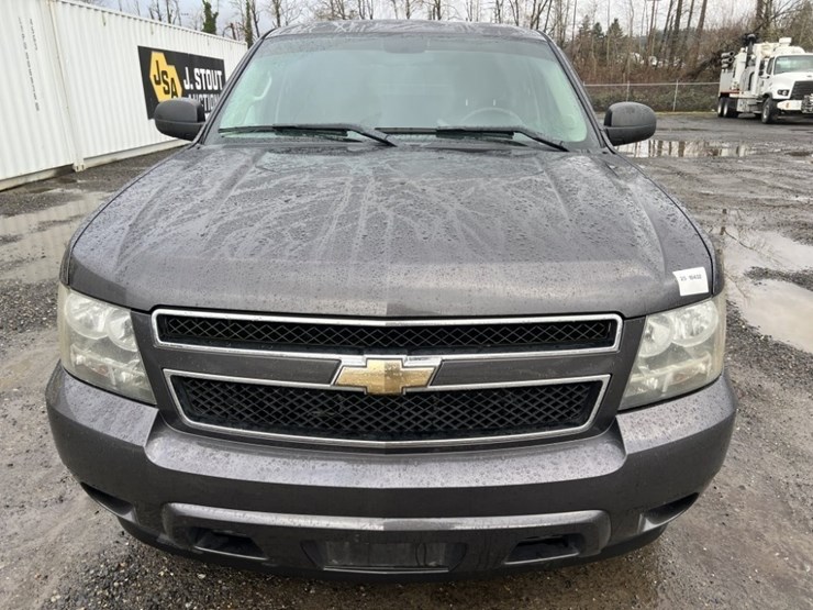 2011-chevrolet-tahoe-image-8