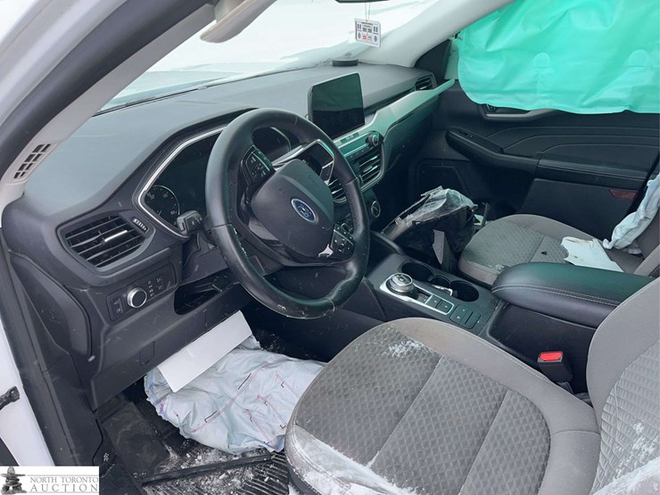 2022-ford-escape-se-image-22