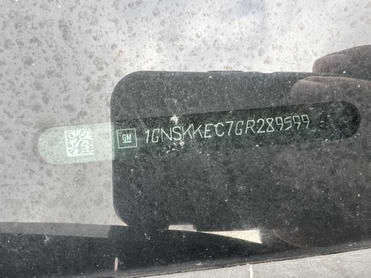 2016-chevrolet-suburban-image-9