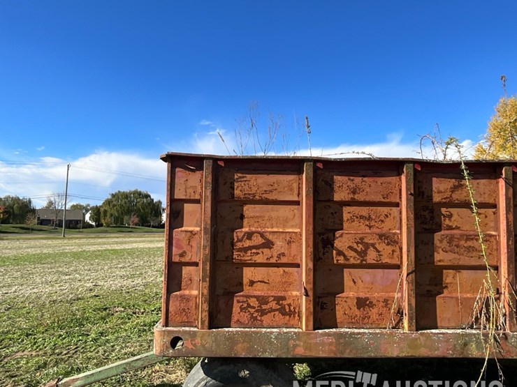 metal-barge-box-on-john-deere-running-gear-image-10