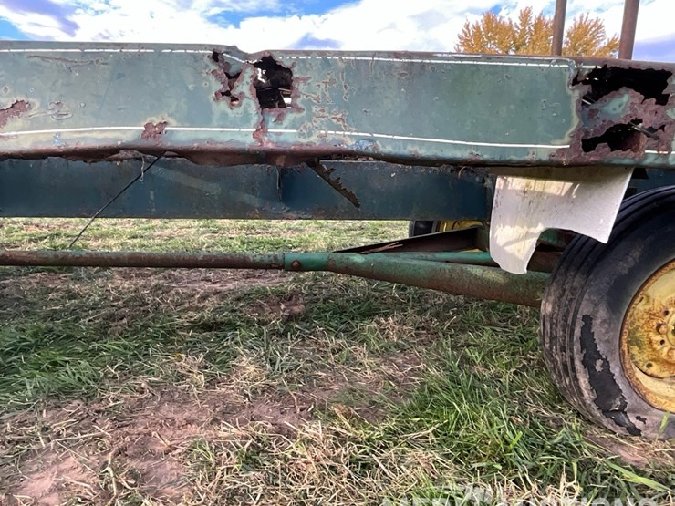 hay-rack-on-john-deere-running-gear-image-21