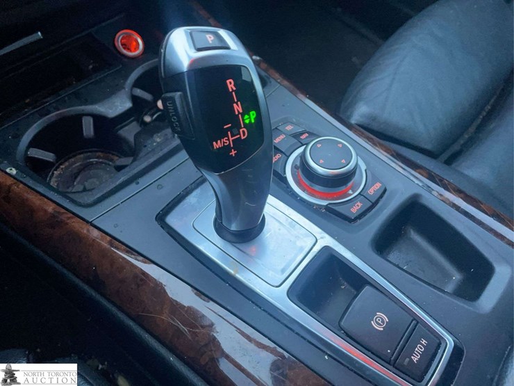 2010-bmw-x5-image-18