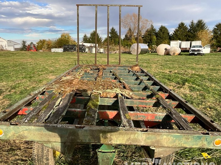 hay-rack-on-john-deere-running-gear-image-10