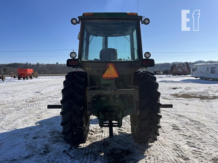 john-deere-4440-image-4