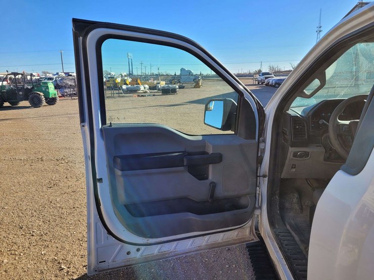 2018-ford-f150-xl-image-5