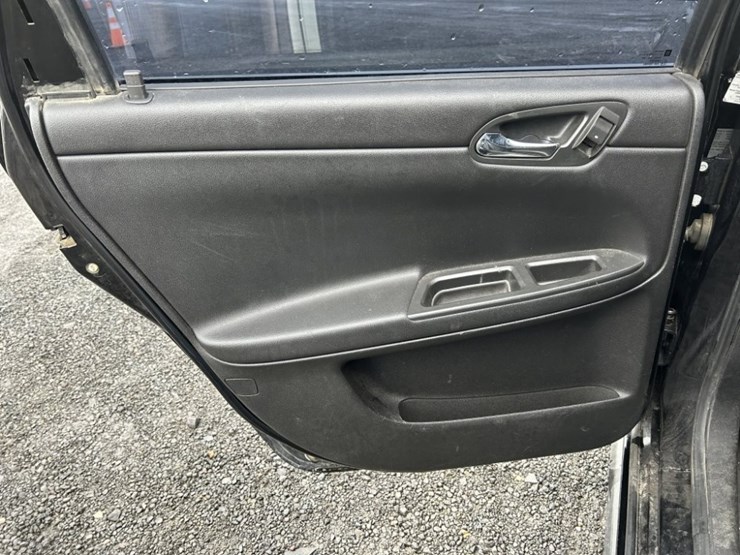 2013-chevrolet-impala-ltz-sedan-image-25